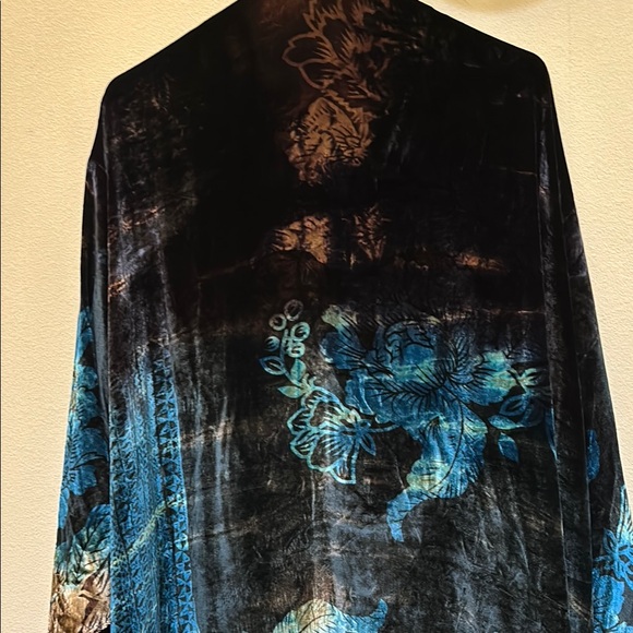 Citron Multicolor Velvet Kimono Robe - Picture 12 of 14